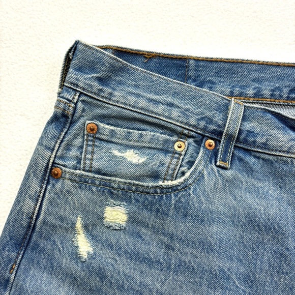 Levis 501 Button Fly Med Wash Distressed Whiskered Straight Leg Jean Size 36/32 - Picture 6 of 15
